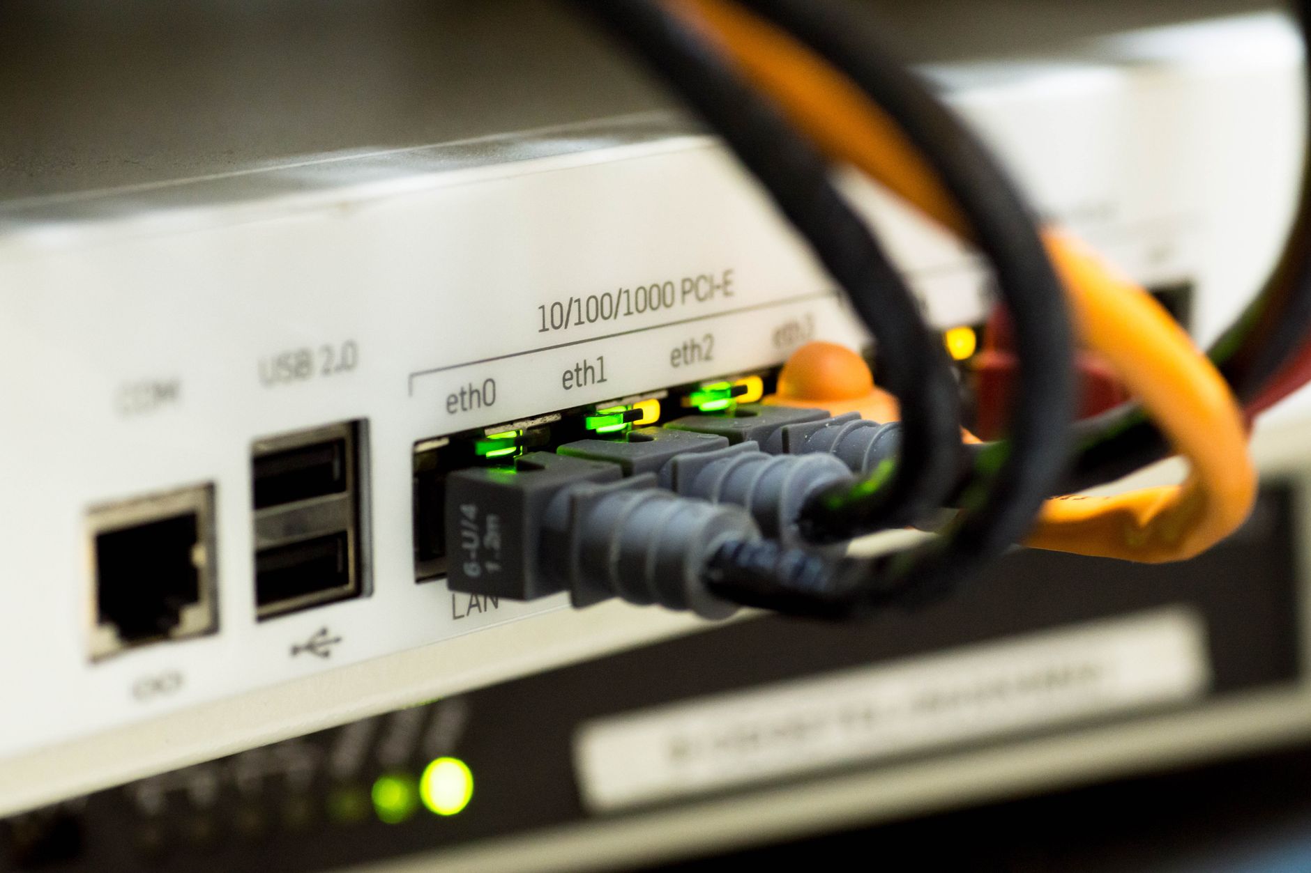 GL.iNet Flint 2 (GL-MT6000)